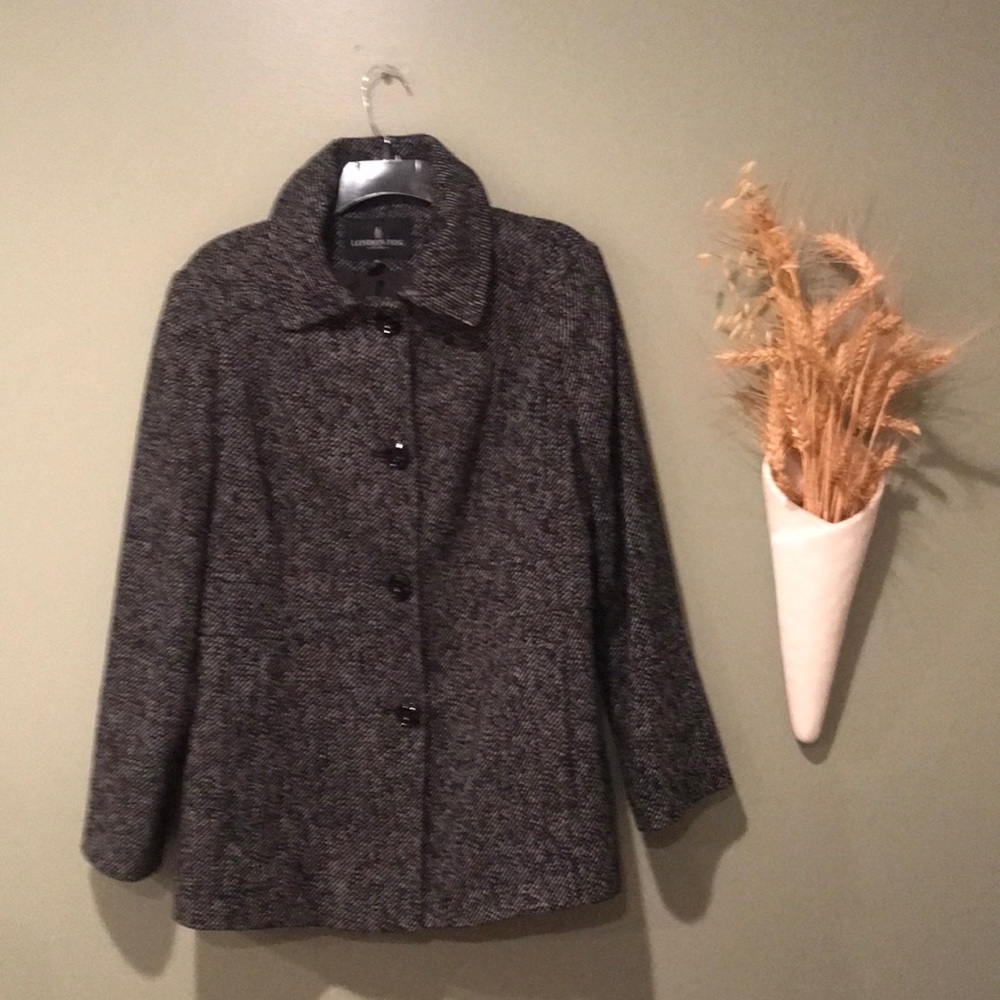 London Fog Black And White Single Breasted Coat Size Medium. EUC